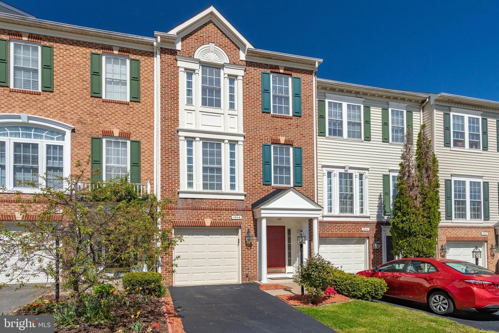 4946 Wyndham Creek Ct, Fairfax, VA 22030 - photo 1