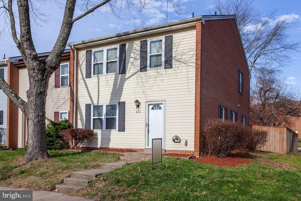 8210 Wycliffe Ct, Manassas, VA 20109 - photo 1