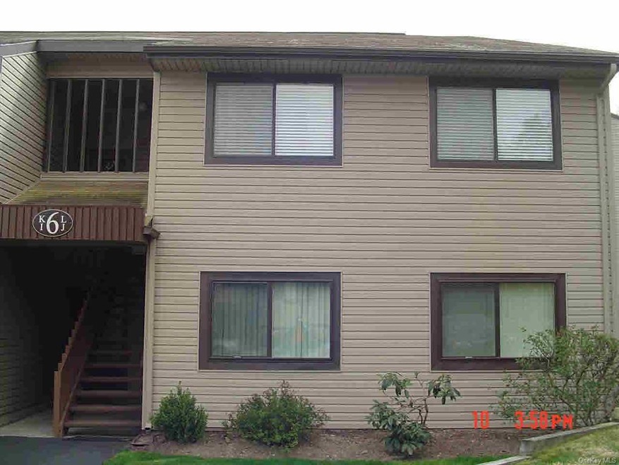 6 Knightsbridge unit L, Poughkeepsie, NY 12603 - photo 1