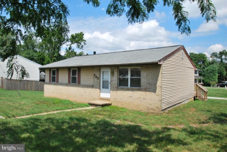 610 Hammonds Ct, Baltimore, MD 21225 - photo 1