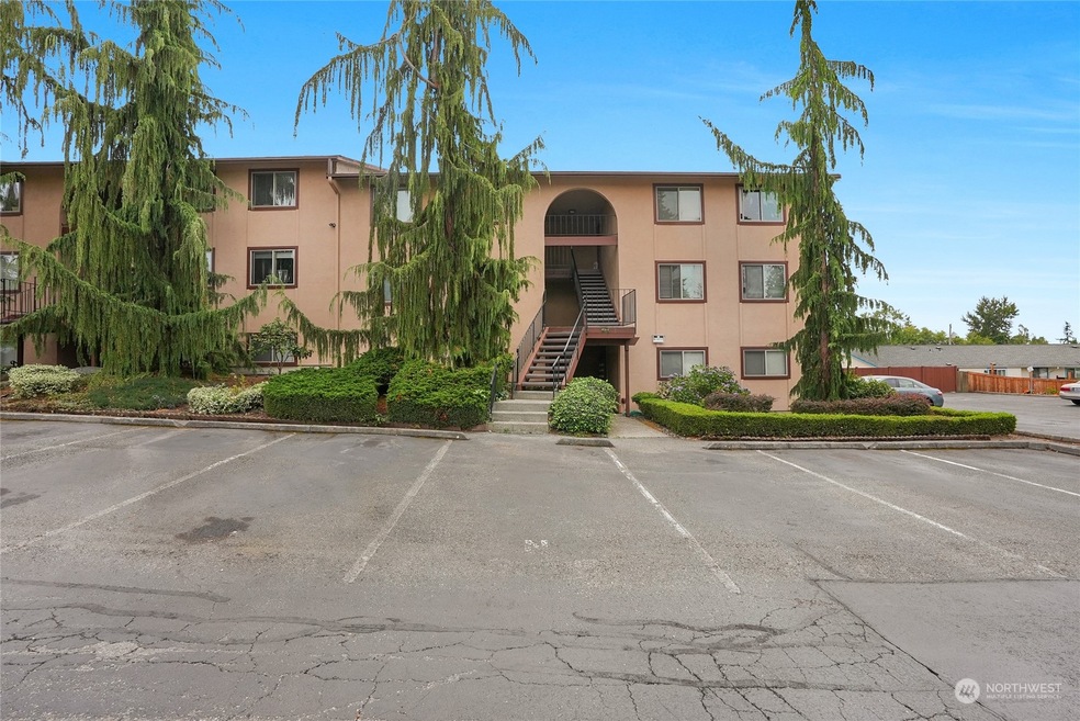 4904 81st Place SW unit 205, Mukilteo, WA 98275 - photo 1