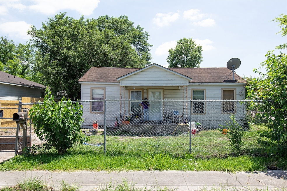 5422 Minden St, Houston, TX 77026 - photo 1