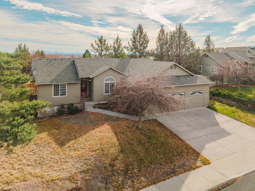 3734 SW WICKIUP PL, REDMOND Small-03