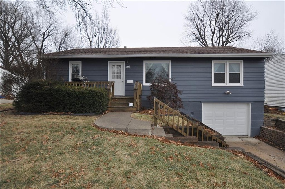 506 E 22nd St S, Newton, IA 50208 - photo 1