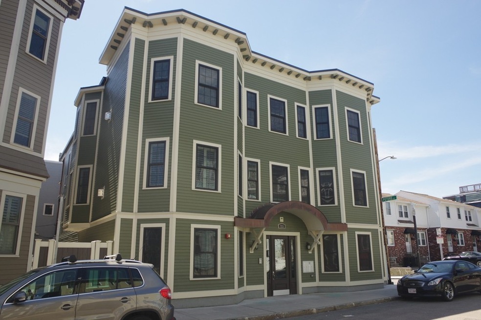 721 E 6th St unit 2, Boston, MA 02127 - photo 1