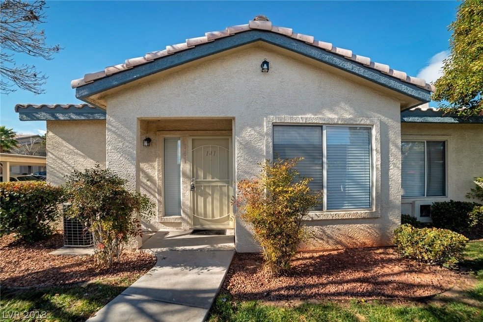 SINGLE STORY TOWNHOME STYLE CONDO