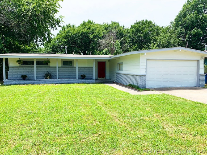 Welcome home! 1902 W Independence