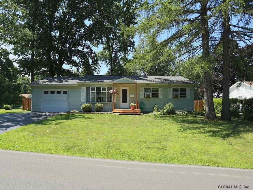 8 Mann Dr, Castleton On Hudson, NY 12033 - photo 1