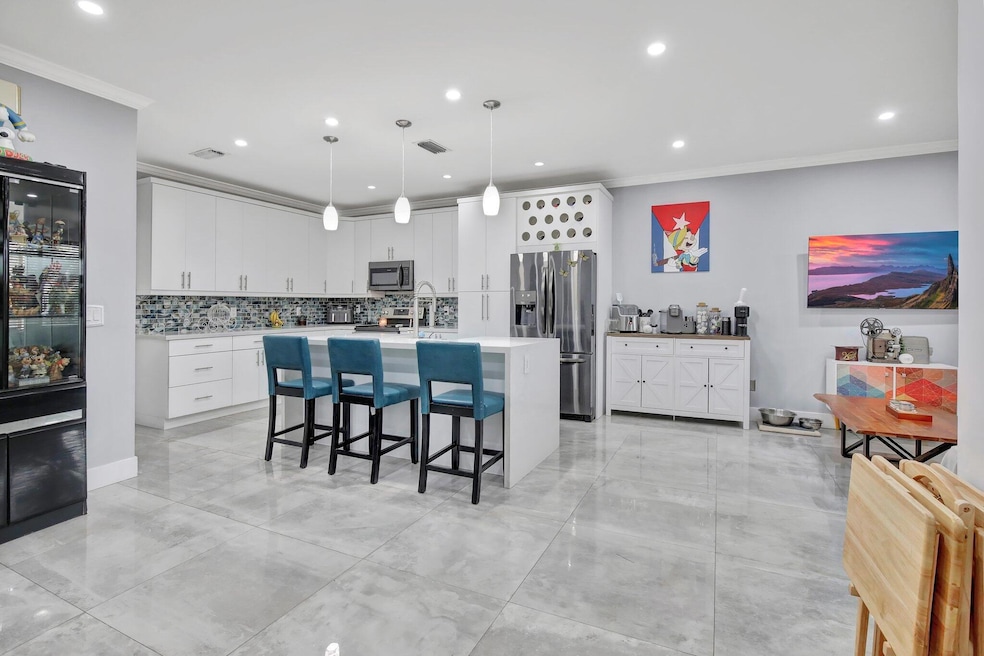 325 NW 153rd Ave, Pembroke Pines, FL 33028 - photo 1