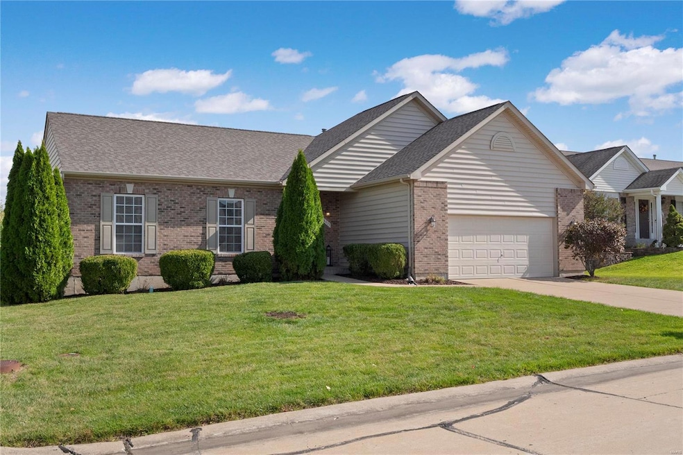 8075 Glen Arbor Dr, Lake Saint Louis, MO 63367 - photo 1