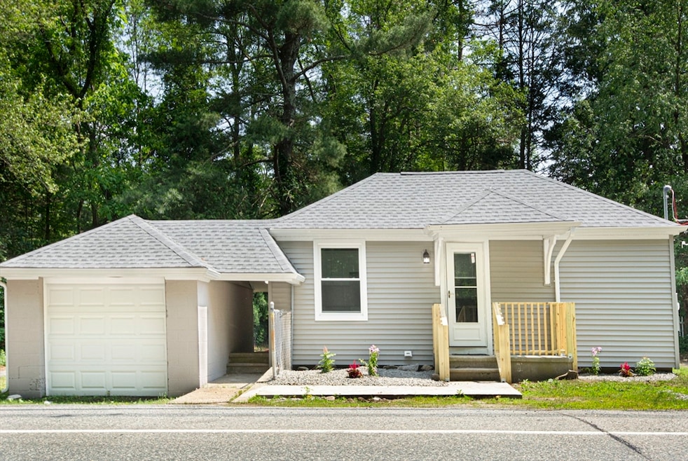 394 Douglas St, Uxbridge, MA 01569 - photo 1