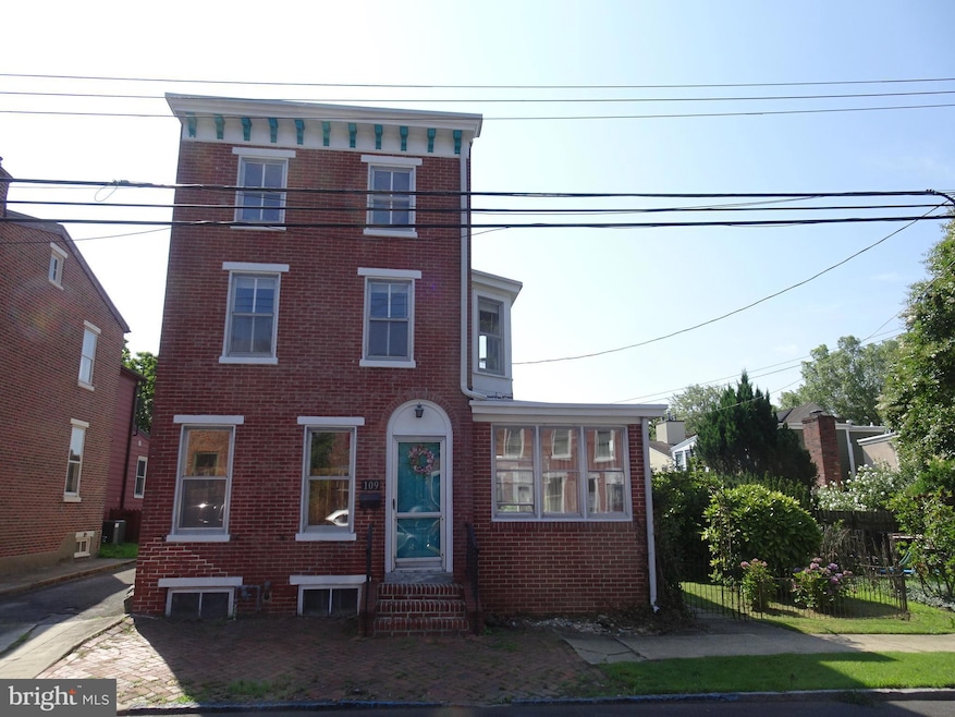 109 E 2nd St, New Castle, DE 19720 - photo 1