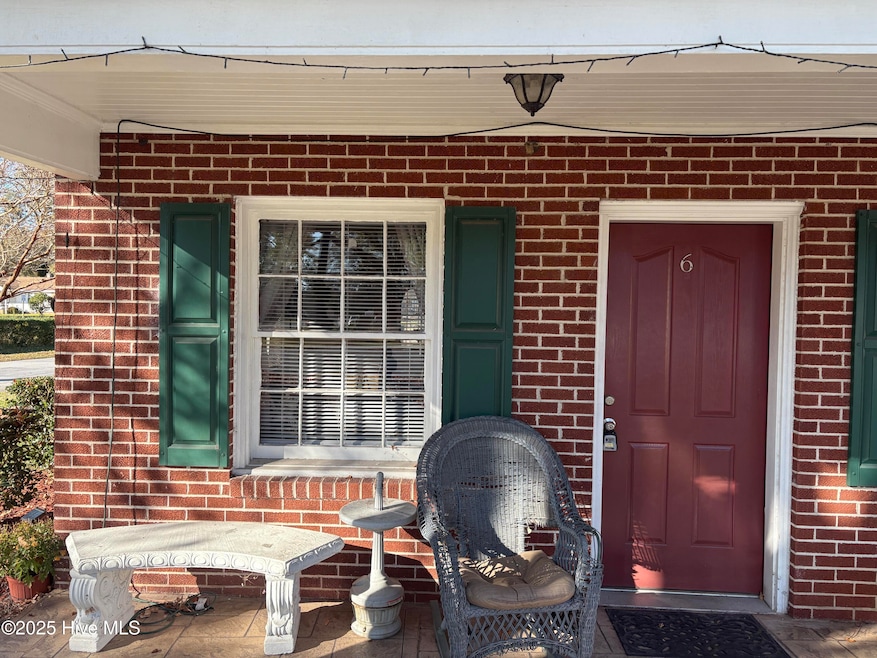 1914 Trent Blvd unit 6, New Bern, NC 28560 - photo 1
