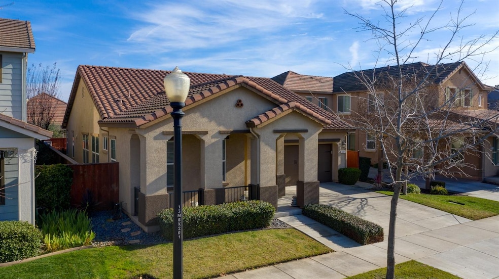 347 Merlot Dr, Oakdale, CA 95361 - photo 1