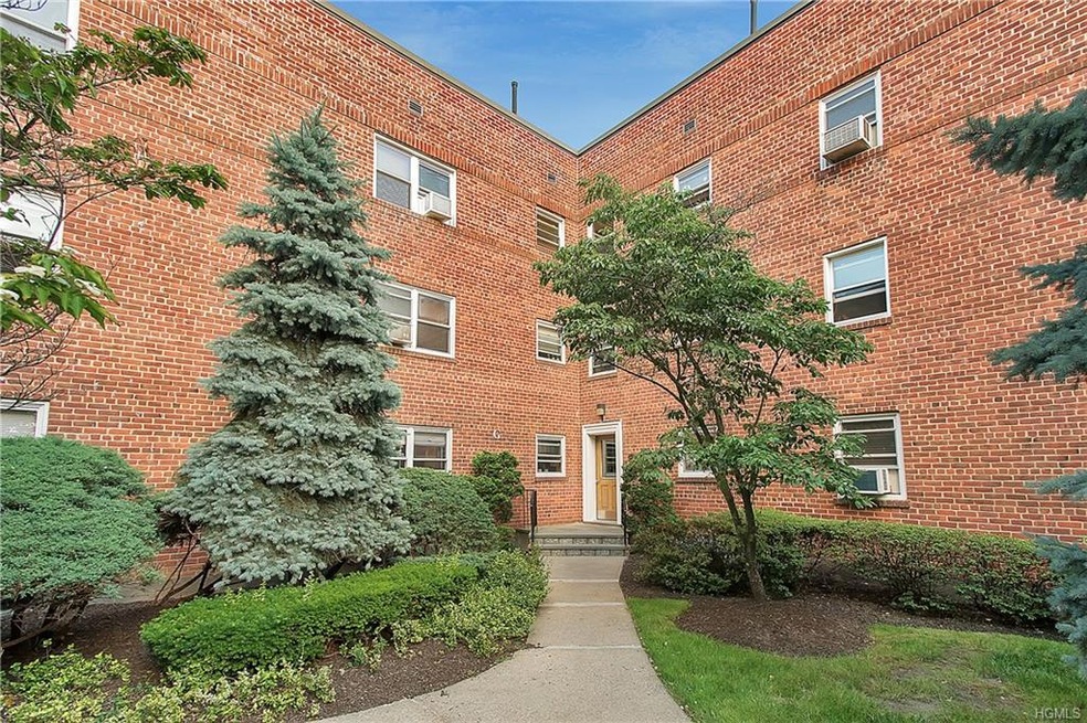 Tappan Manour Condominium unit G1, Tarrytown, NY 10591 - photo 1