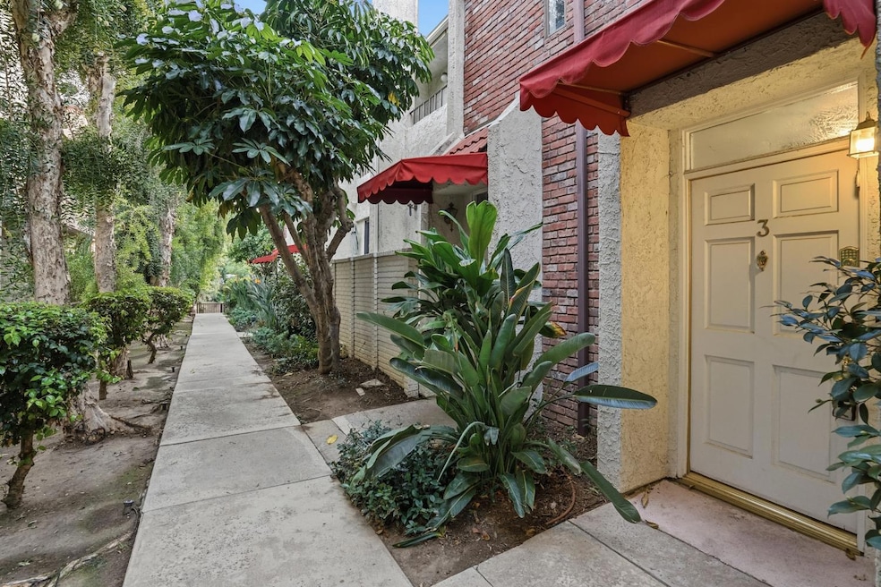 6540 Hayvenhurst Ave unit 3, Van Nuys, CA 91406 - photo 1