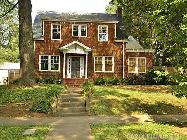 Exterior Front - 3 doors down from the Winghaven g