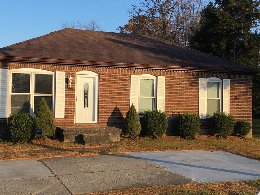 8315 Smyrna Pkwy, Louisville, KY 40228 - photo 1