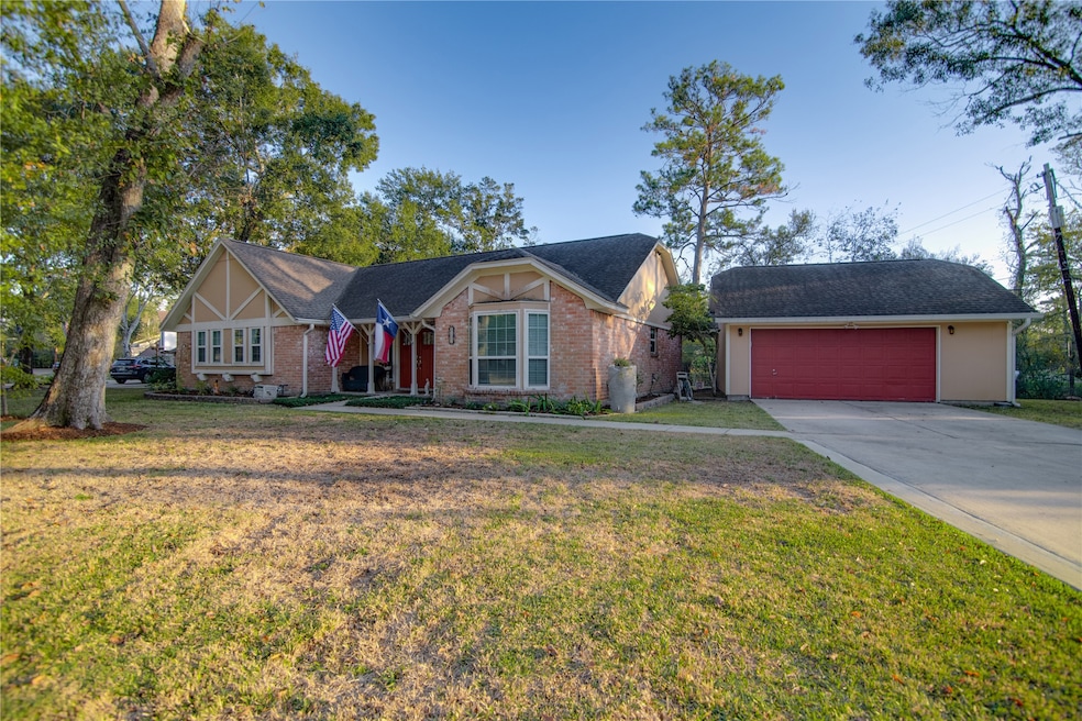 1202 Sunset Dr, Dickinson, TX 77539 - photo 1