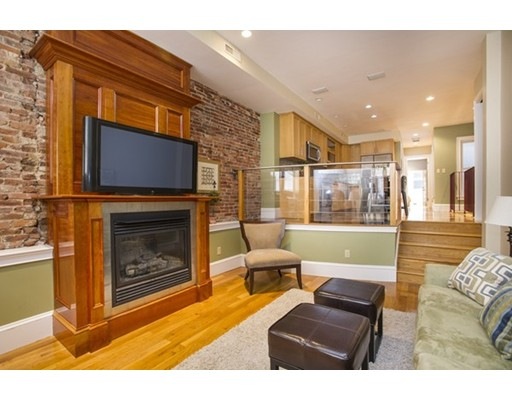 150 Salem St unit 1, Boston, MA 02113 - photo 1