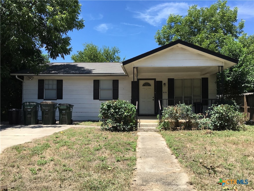 616 Alabama St, San Marcos, TX 78666 - photo 1