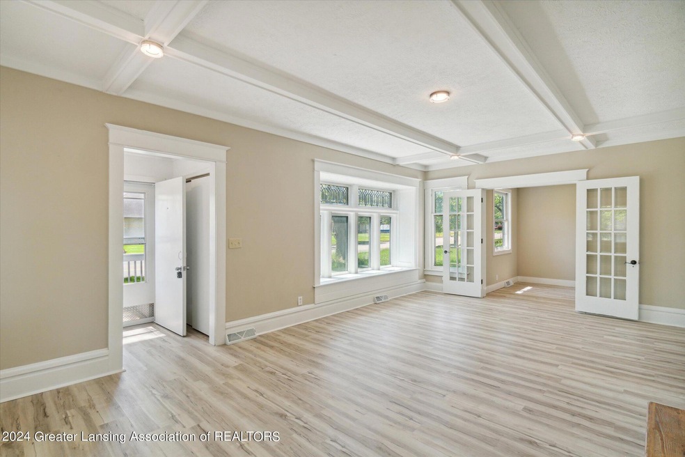 326 W Holmes Rd, Lansing, MI 48910 - photo 1