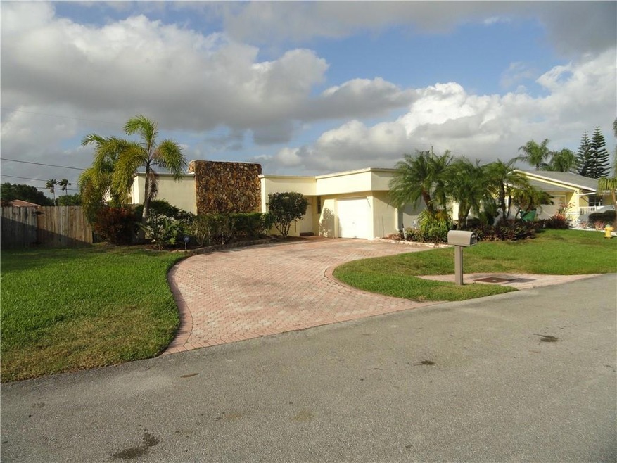 Lake Shore in Davie. NO HOA Stable neighborhood of