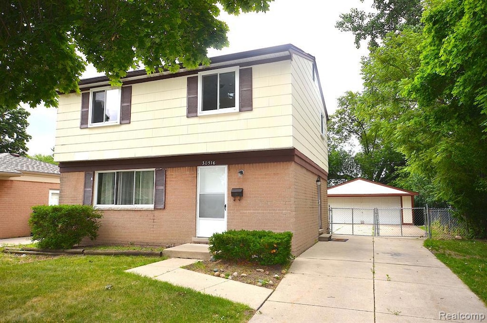 30516 Indigo St, Roseville, MI 48066 - photo 1