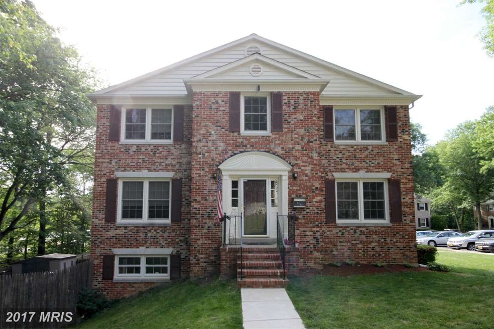 9522 Hunt Square Ct, Springfield, VA 22153 - photo 1