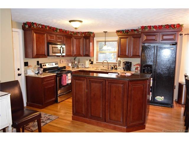 24 Guild St, Enfield, CT 06082 - photo 1