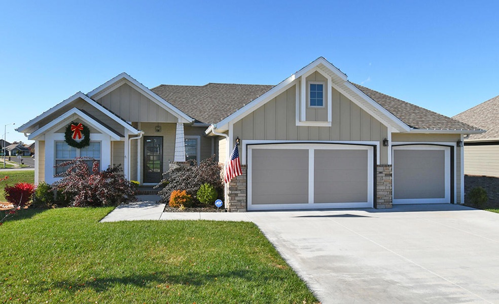 687 N Fox Hill Cir, Nixa, MO 65714 - photo 1