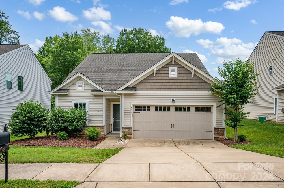 2318 Marthas Ridge Dr, Statesville, NC 28625 - photo 1