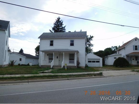 421 Defiance St, Wapakoneta, OH 45895 - photo 1