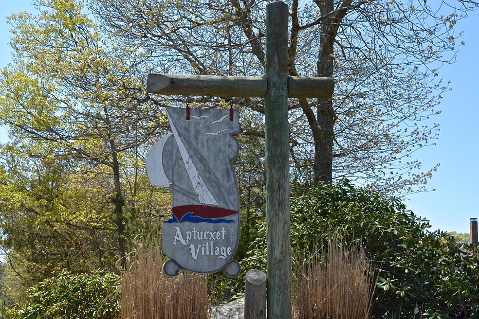 9 Ships Way, Buzzards Bay, MA 02532 - photo 1