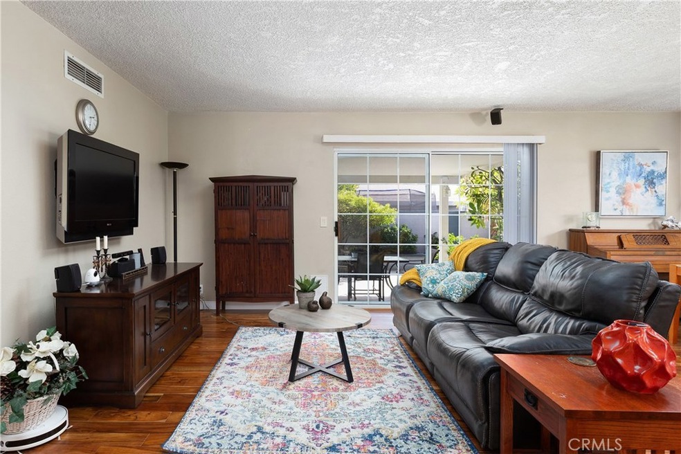 Beautiful 3 bedroom/2 bath home in Anaheim. Love the newer windows.