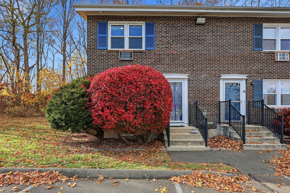 Pending $265,000 • Co-Listing Agent
