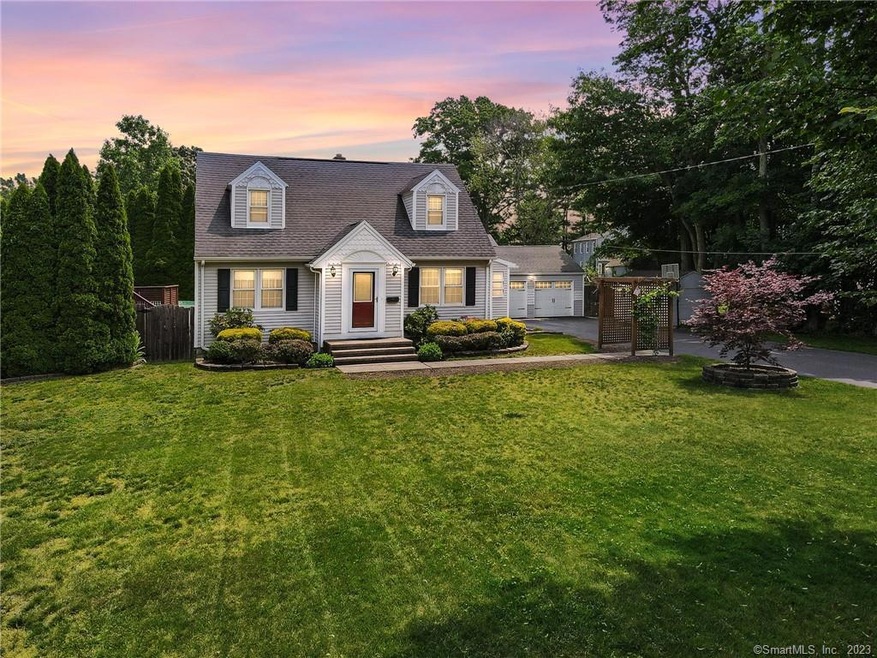 1454 Huntington Rd, Stratford, CT 06614 - photo 1