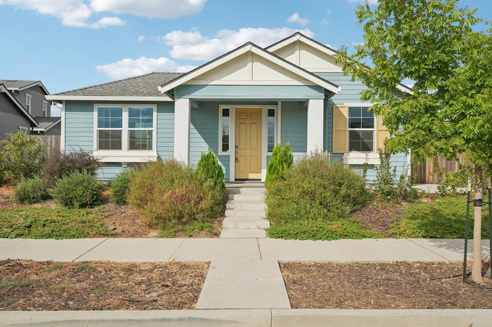 862 W Main St, Winters, CA 95694 - photo 1