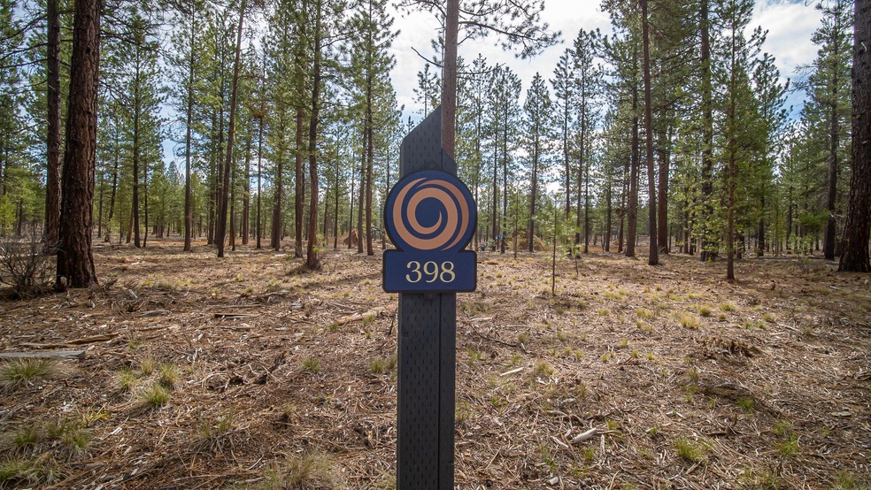 Lot 398 Elk Run Dr, Bend, OR 97707 - photo 1