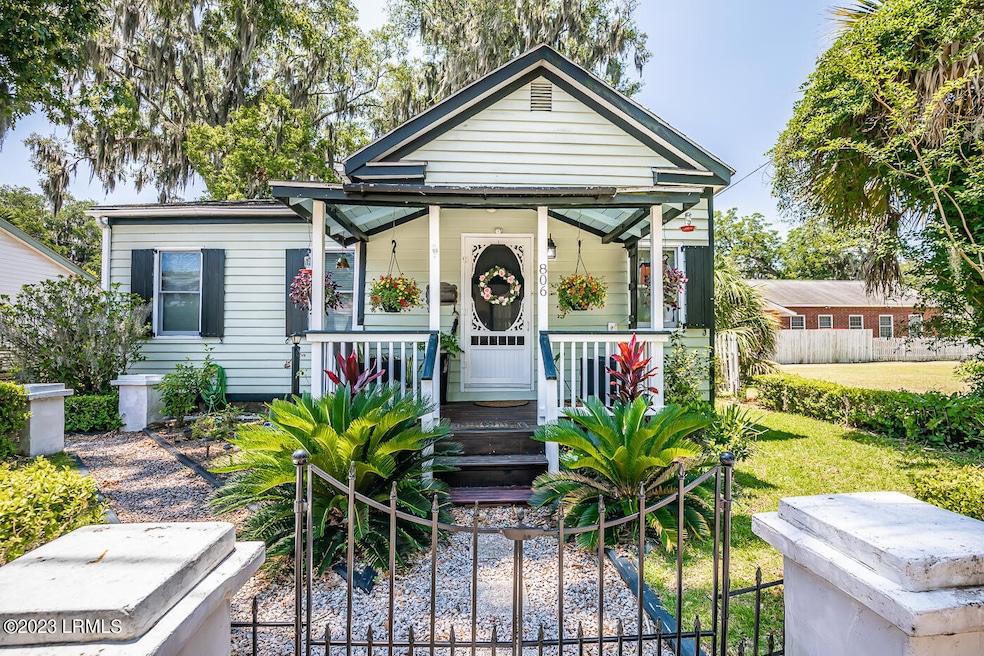 806 Greene St, Beaufort, SC 29902 - photo 1