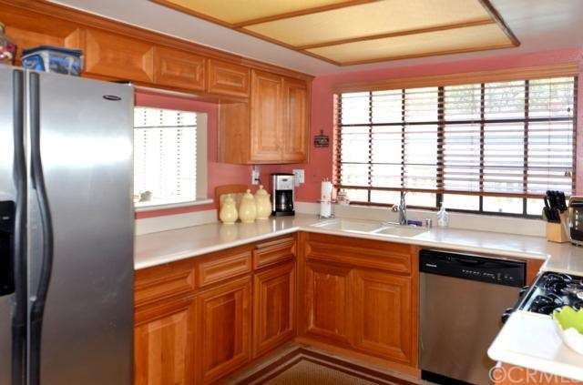 19630 Roscoe Blvd unit D, Northridge, CA 91324 - photo 1