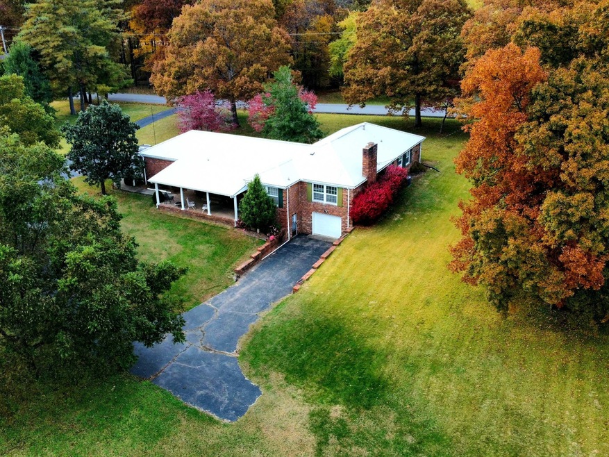 202 Druid Hills Dr, Dickson, TN 37055 - photo 1