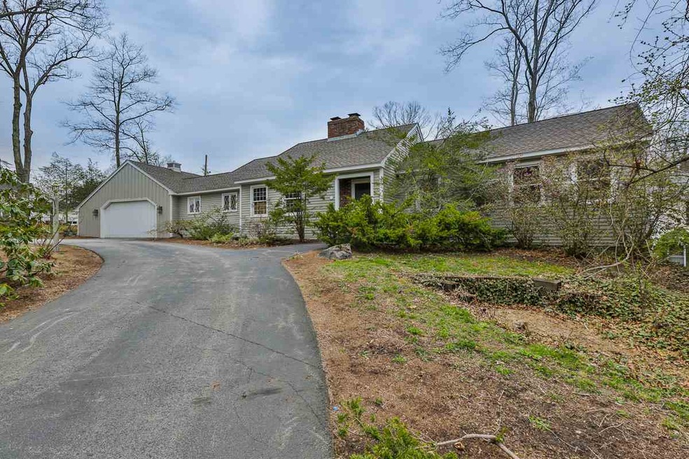 27 W Adelaide Ave, Nashua, NH 03064 - photo 1