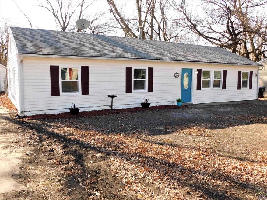 1413 SW Glencoe St, Topeka, KS 66611 - photo 1