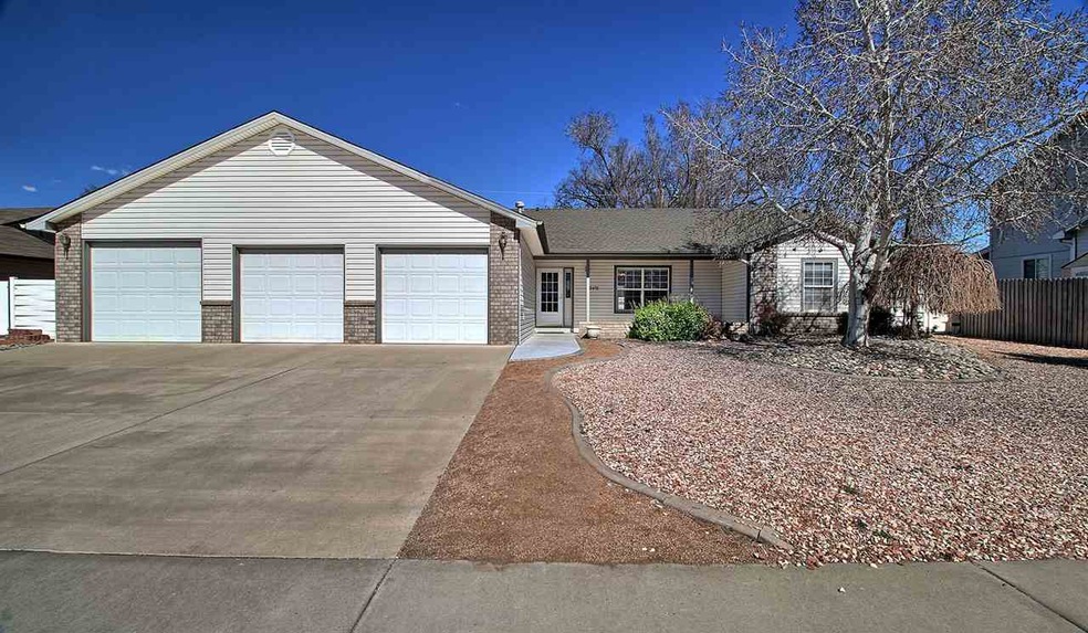 2470 Roaring Fork Dr, Grand Junction, CO 81505 - photo 1