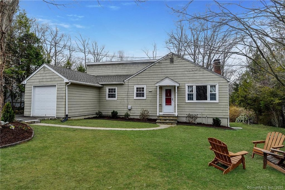 11 Crest Rd, Ridgefield, CT 06877 - photo 1