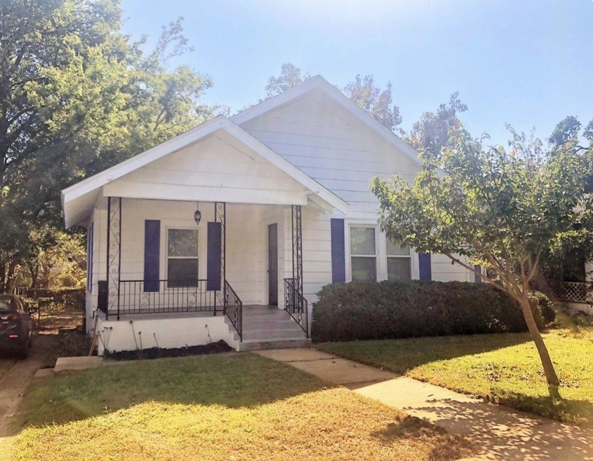 1126 W Woodard St, Denison, TX 75020 - photo 1