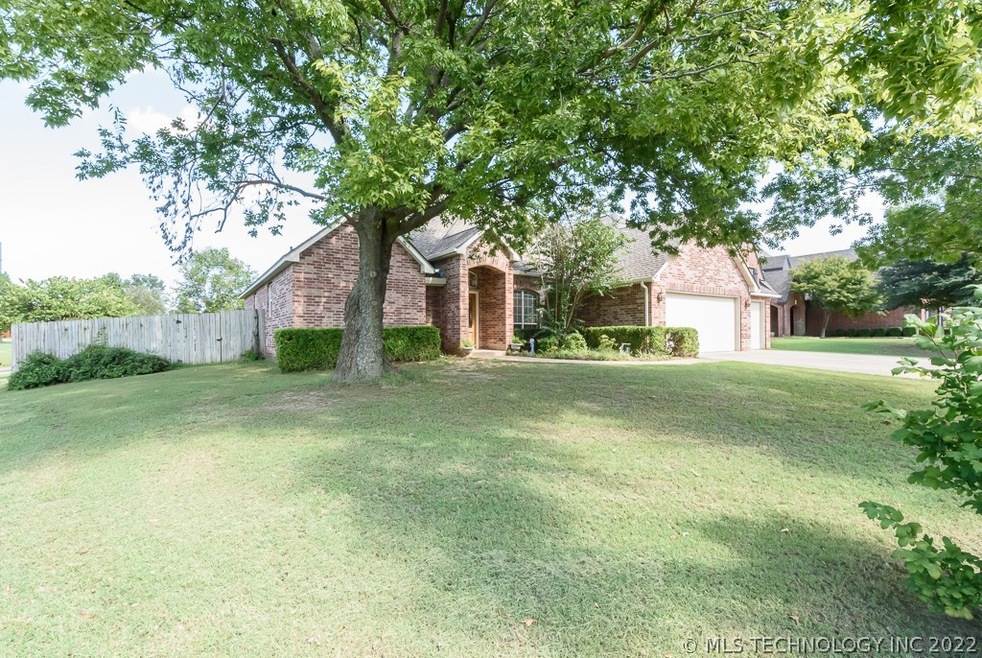 .5 acre lot in desirable Broken Arrow neighborhood