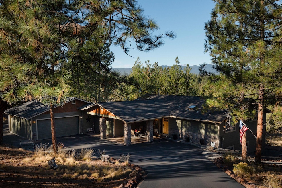 63287 Saddleback Dr, Bend, OR 97703 - photo 1