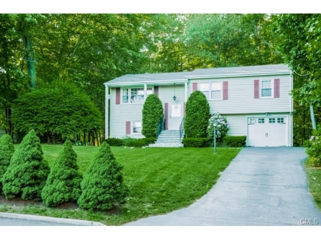 106 Woodway Rd, Stamford, CT 06907 - photo 1